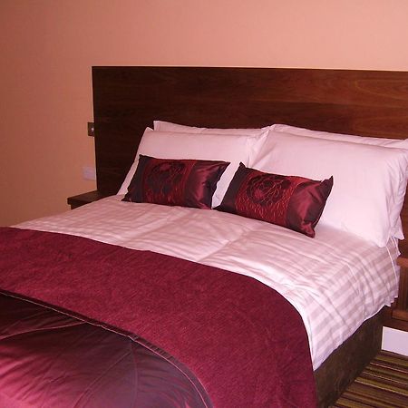 Hotel The Balmoral à Newry Extérieur photo