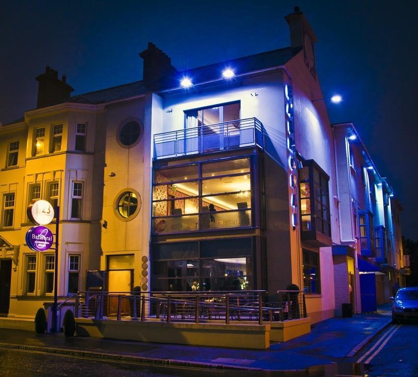 Hotel The Balmoral à Newry Extérieur photo