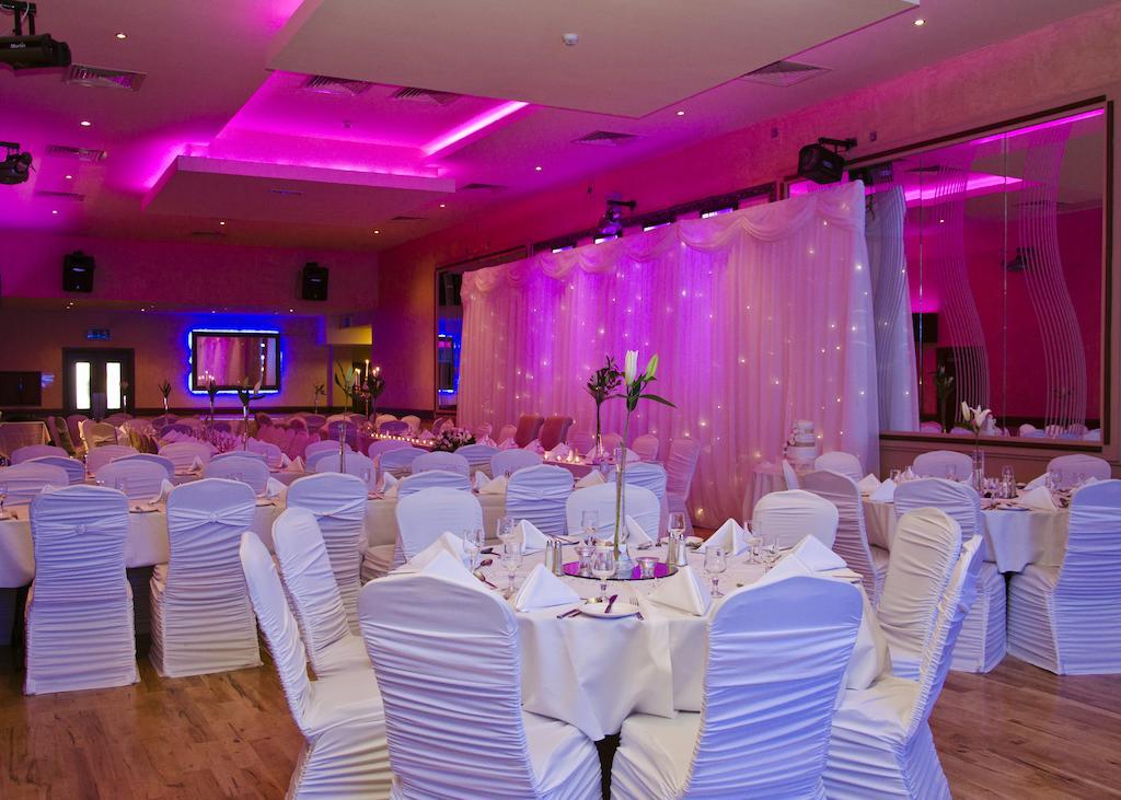 Hotel The Balmoral à Newry Extérieur photo