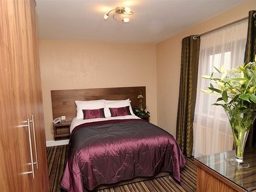 Hotel The Balmoral à Newry Extérieur photo